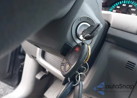 2017 Chevrolet Traverse Ls z USA, uszkodzony, nr VIN 1GNKVFED2HJ139827